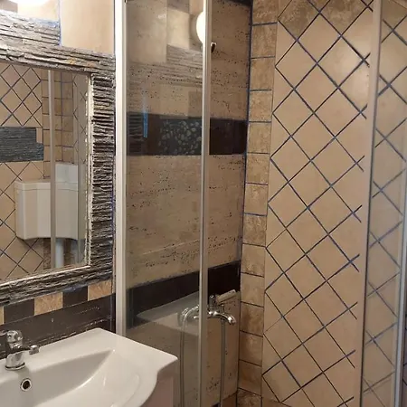 Shley House 1 Apartment