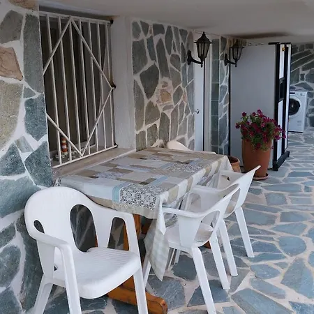 Shley House 1