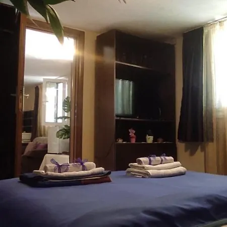 Shley House 1 Apartment